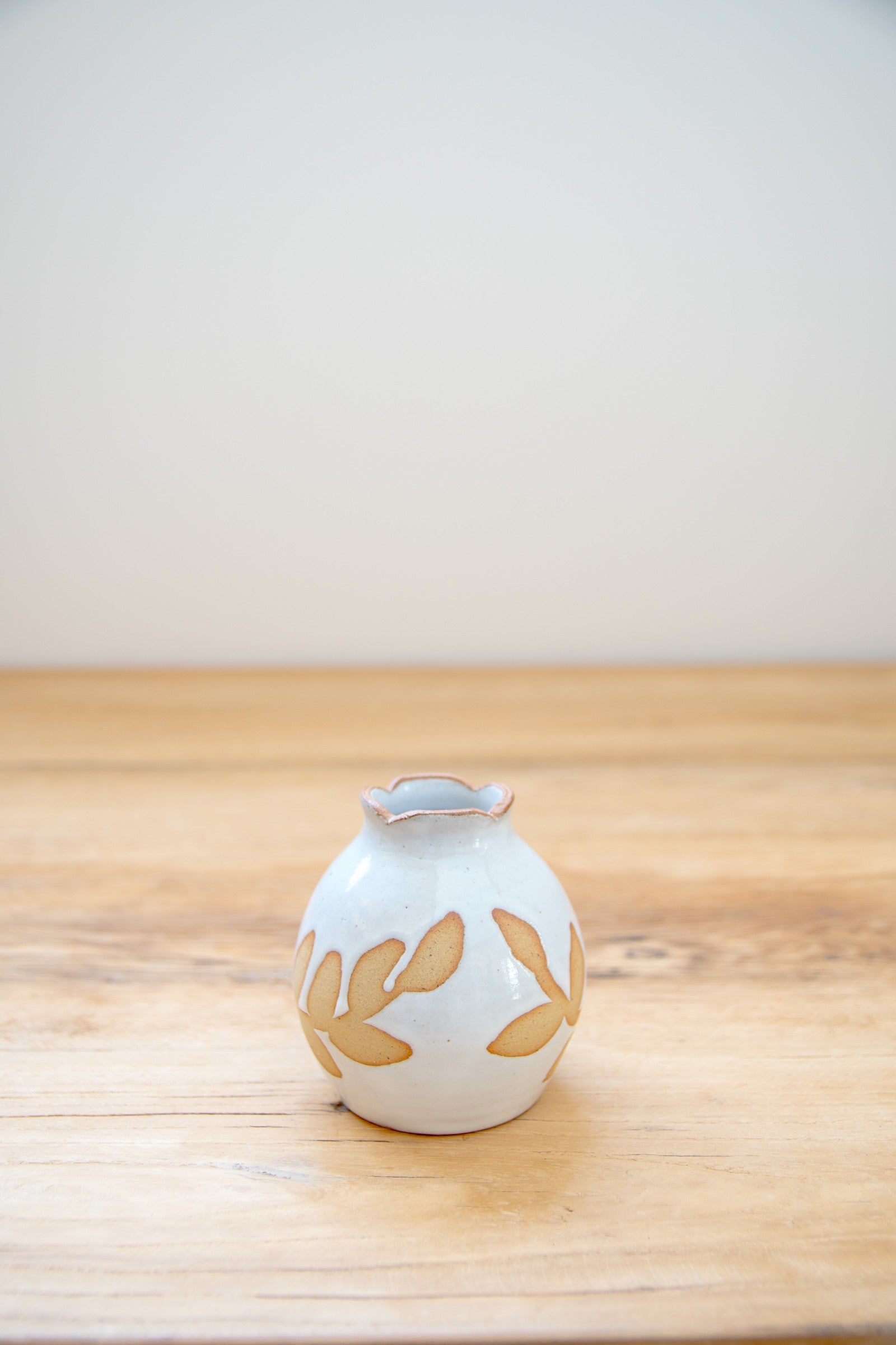 Little bud vase - leaf design