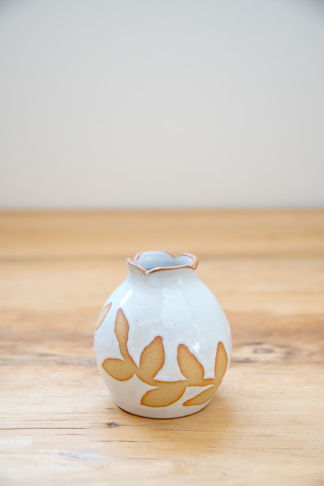 Little bud vase - leaf design