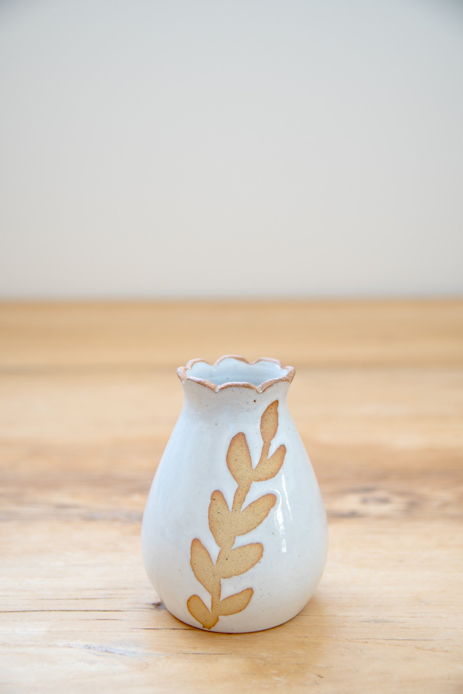 Little bud vase - leaf design