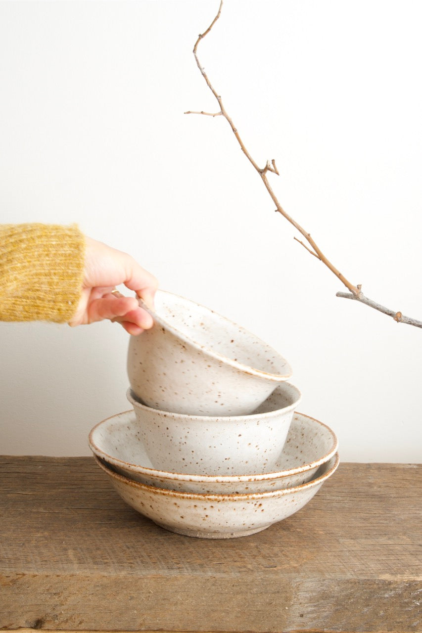 Flared rim breakfast bowl