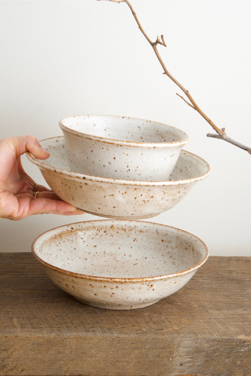 Flared rim breakfast bowl