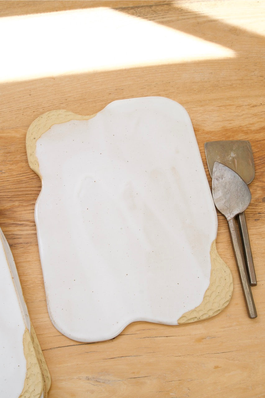 Tully Cheese platter in buff clay