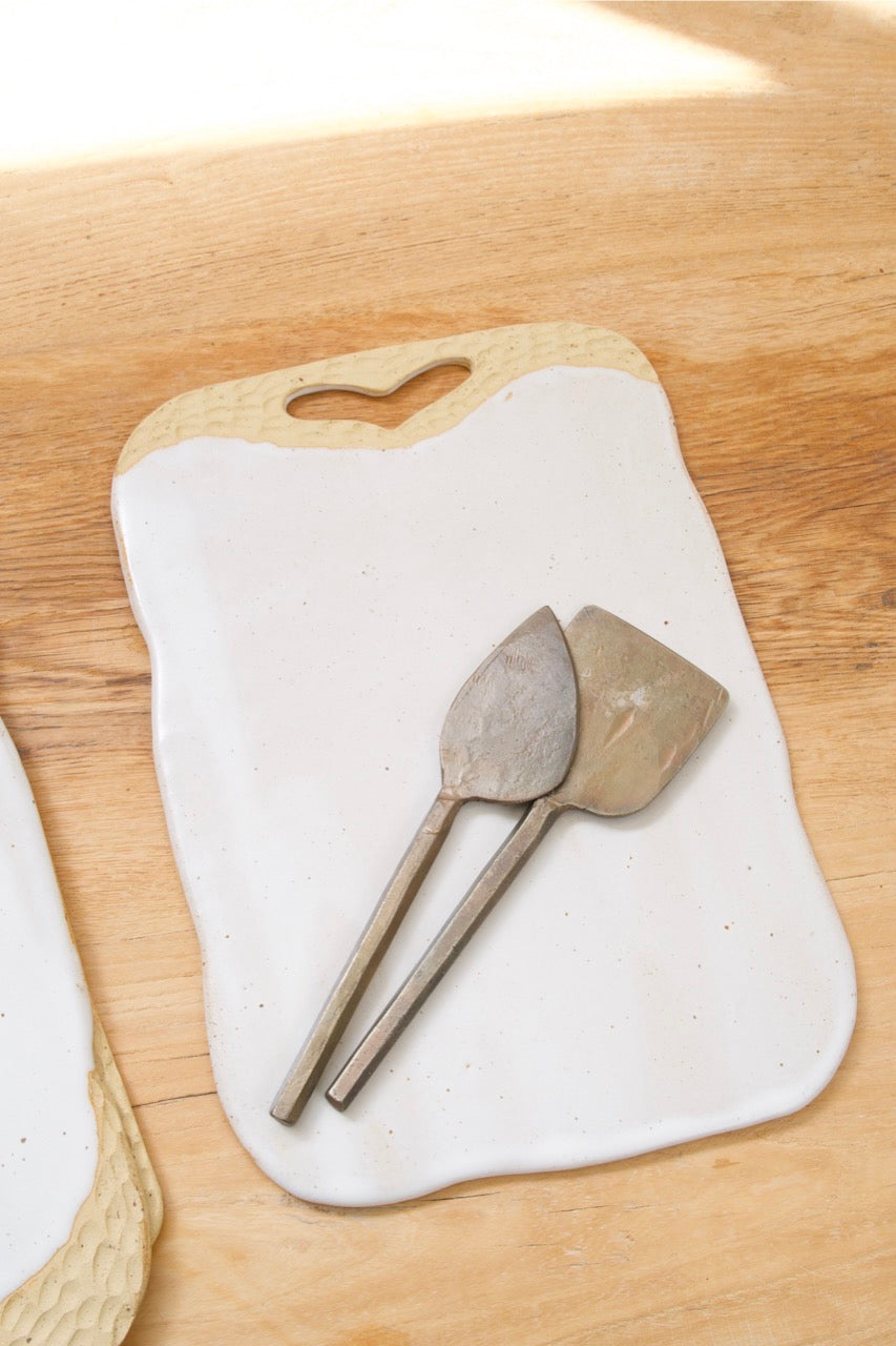 Tully Cheese platter in buff clay
