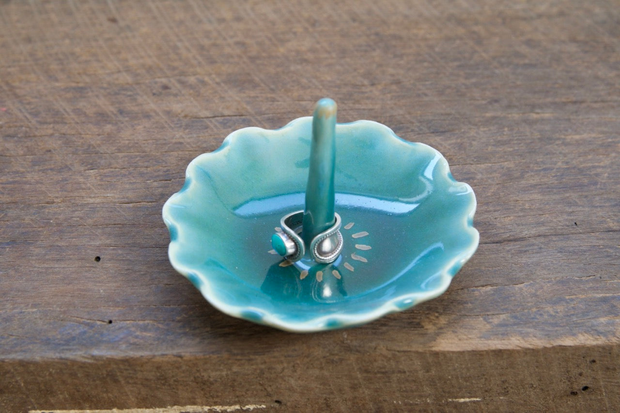 Golden grace ring holder - SALE