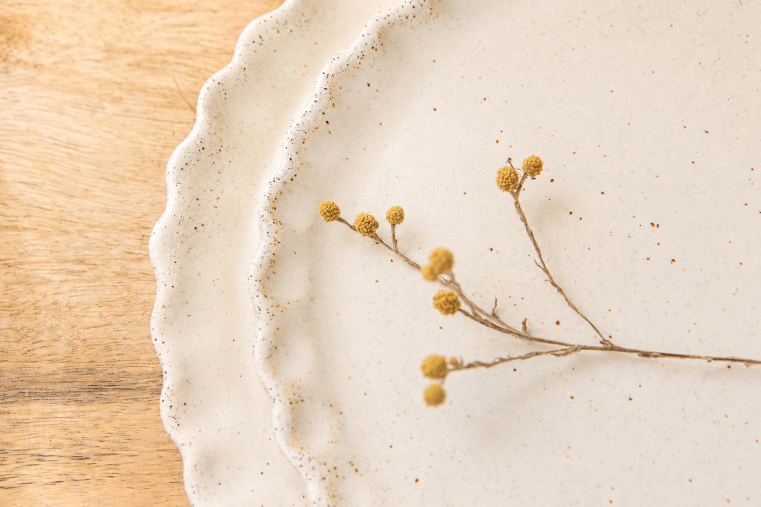 Vanilla Cream Flower Dinner Plate