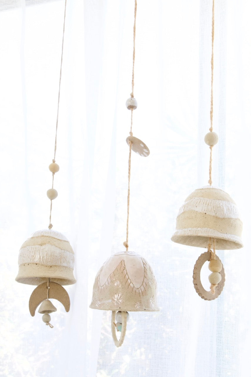 White Hollow Bell