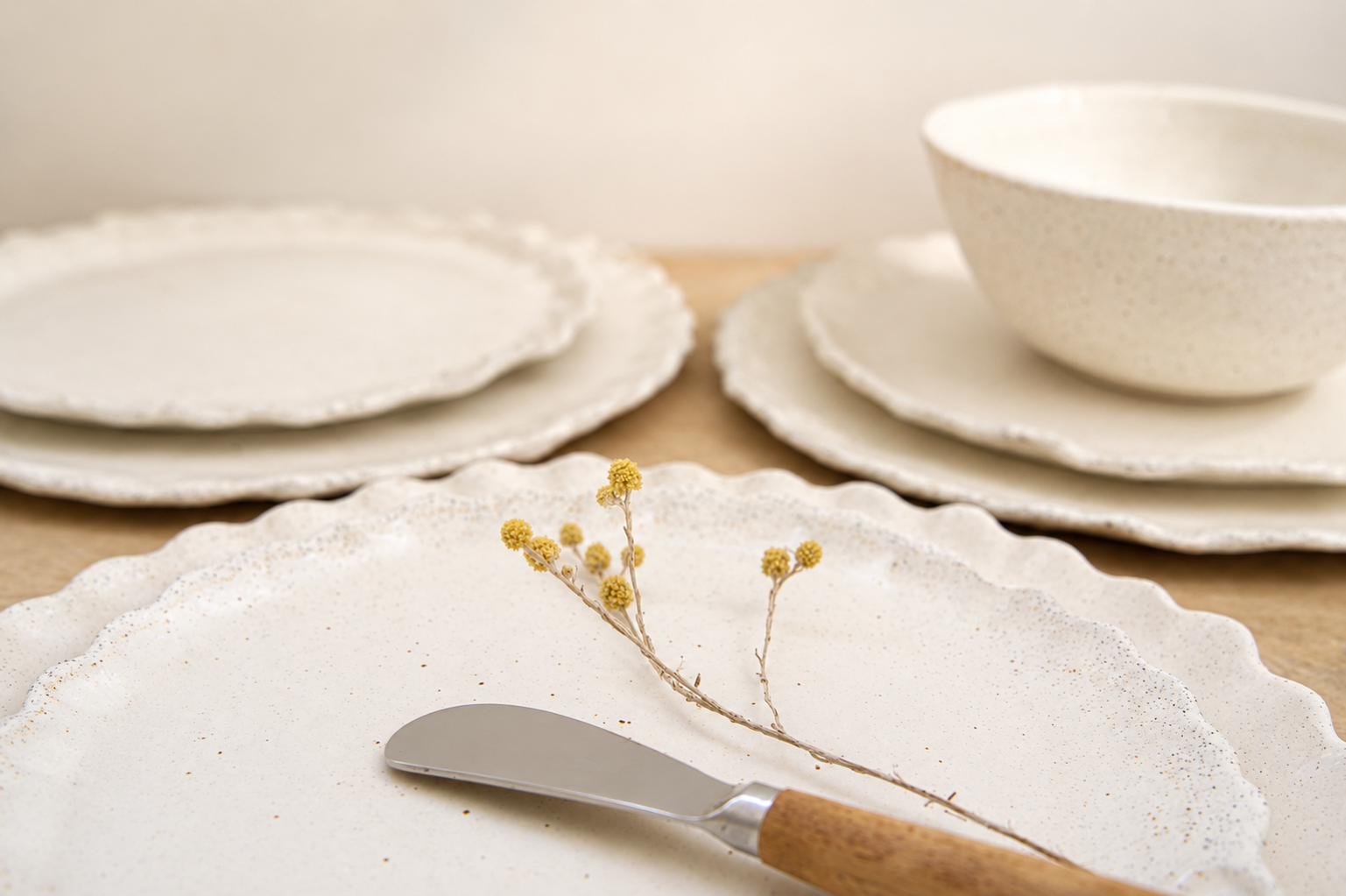 Vanilla Cream Flower Dinner Plate