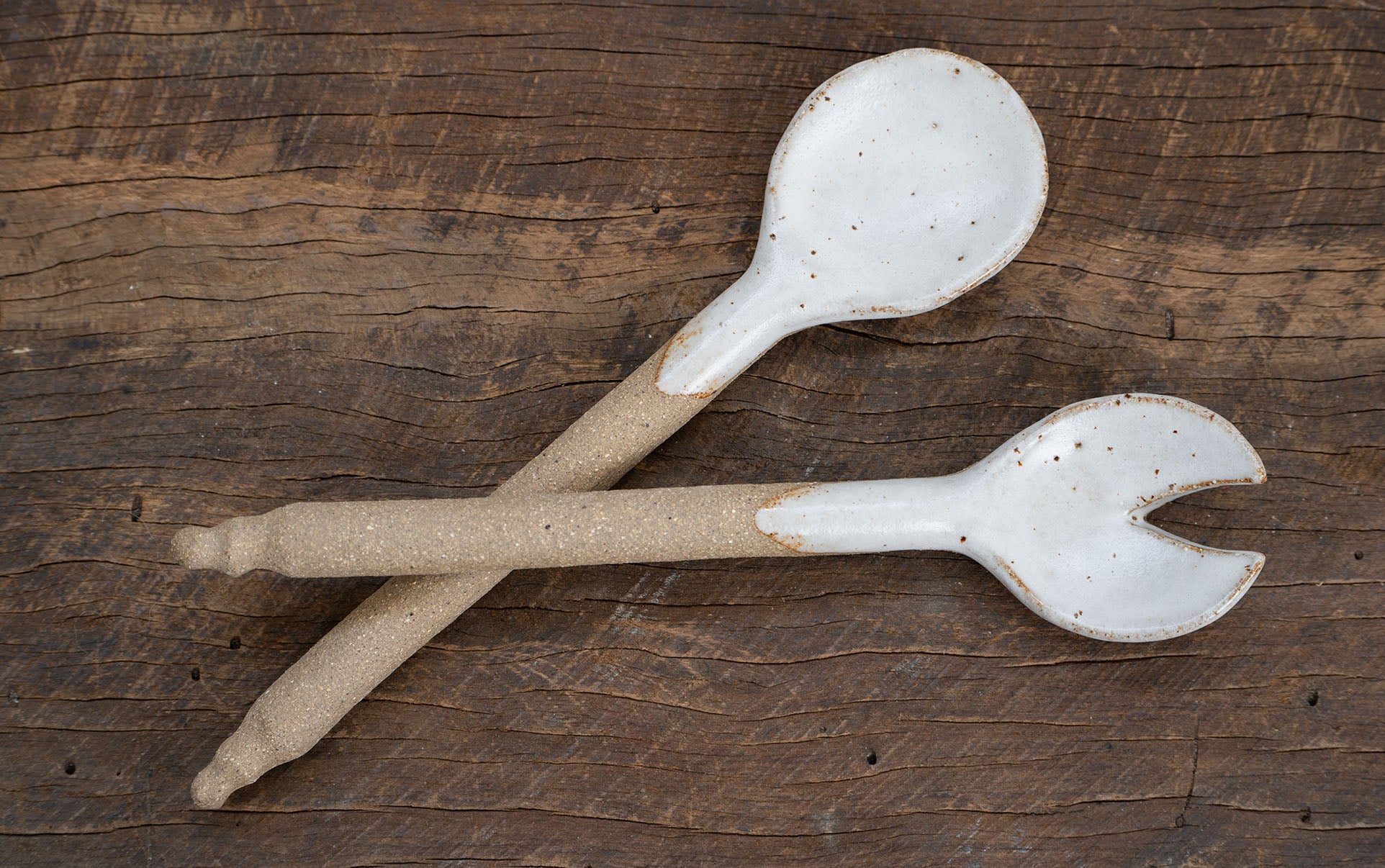 Salad servers