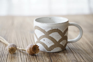 Scallop speckled mug