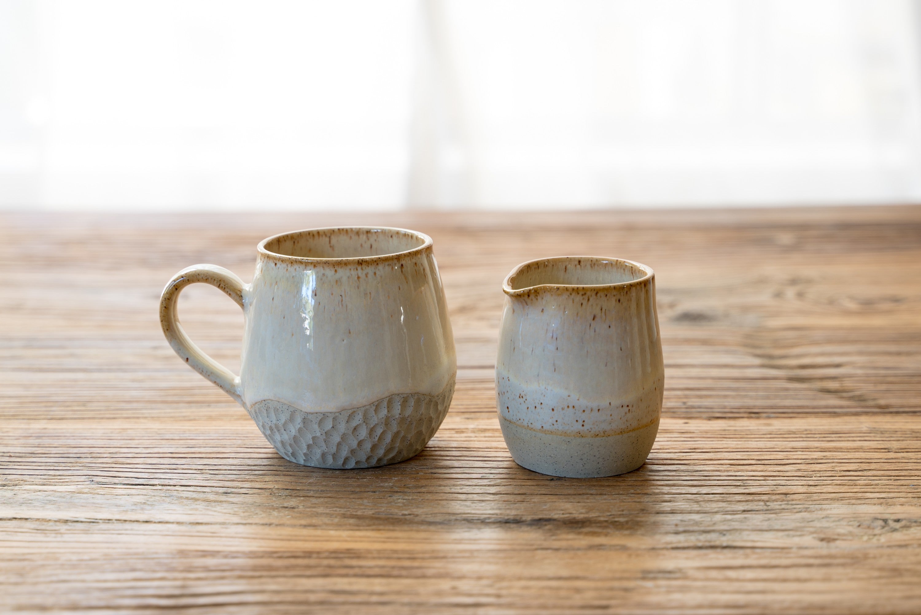 Caramel carved belly mug