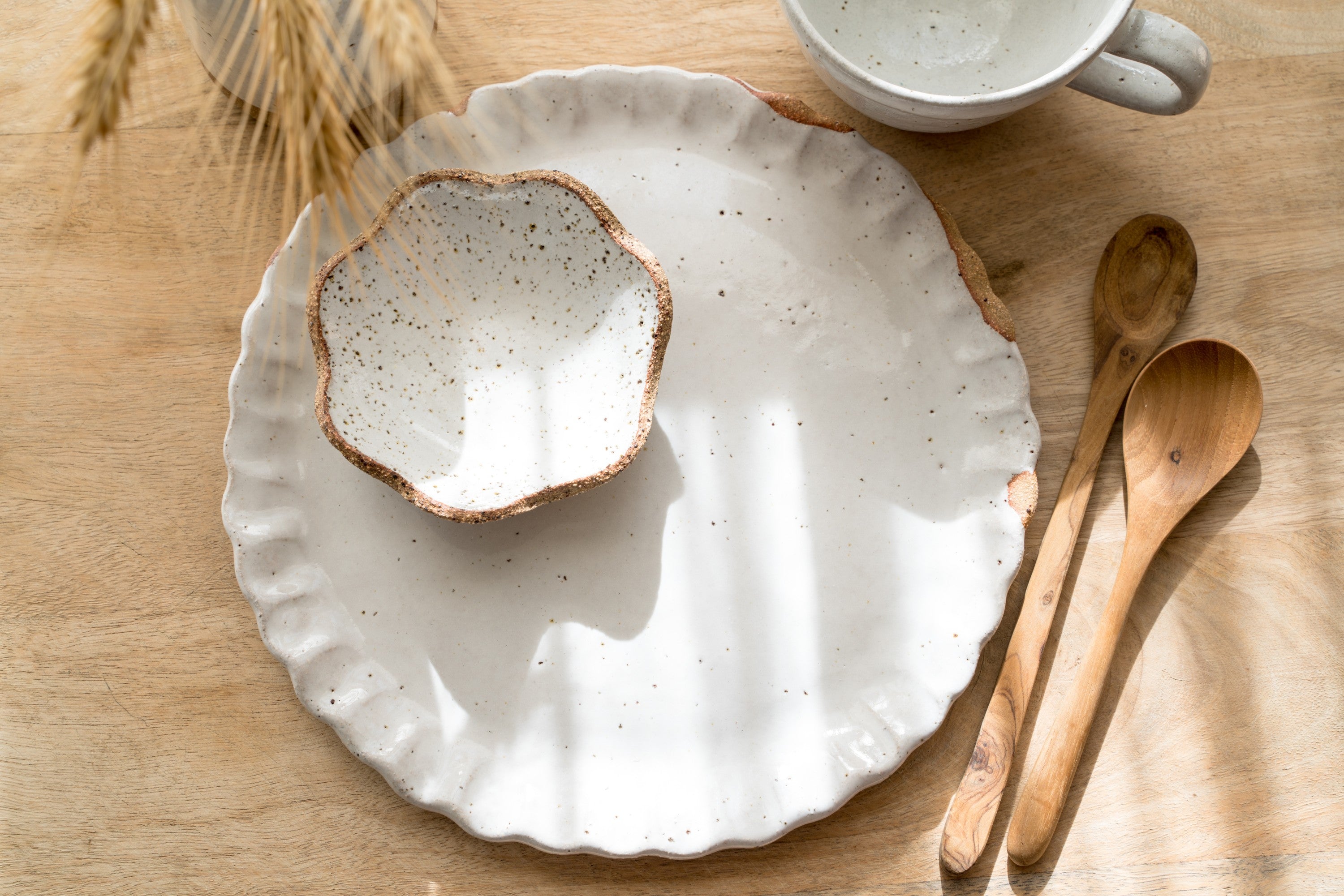 Rustic flower dinner plate