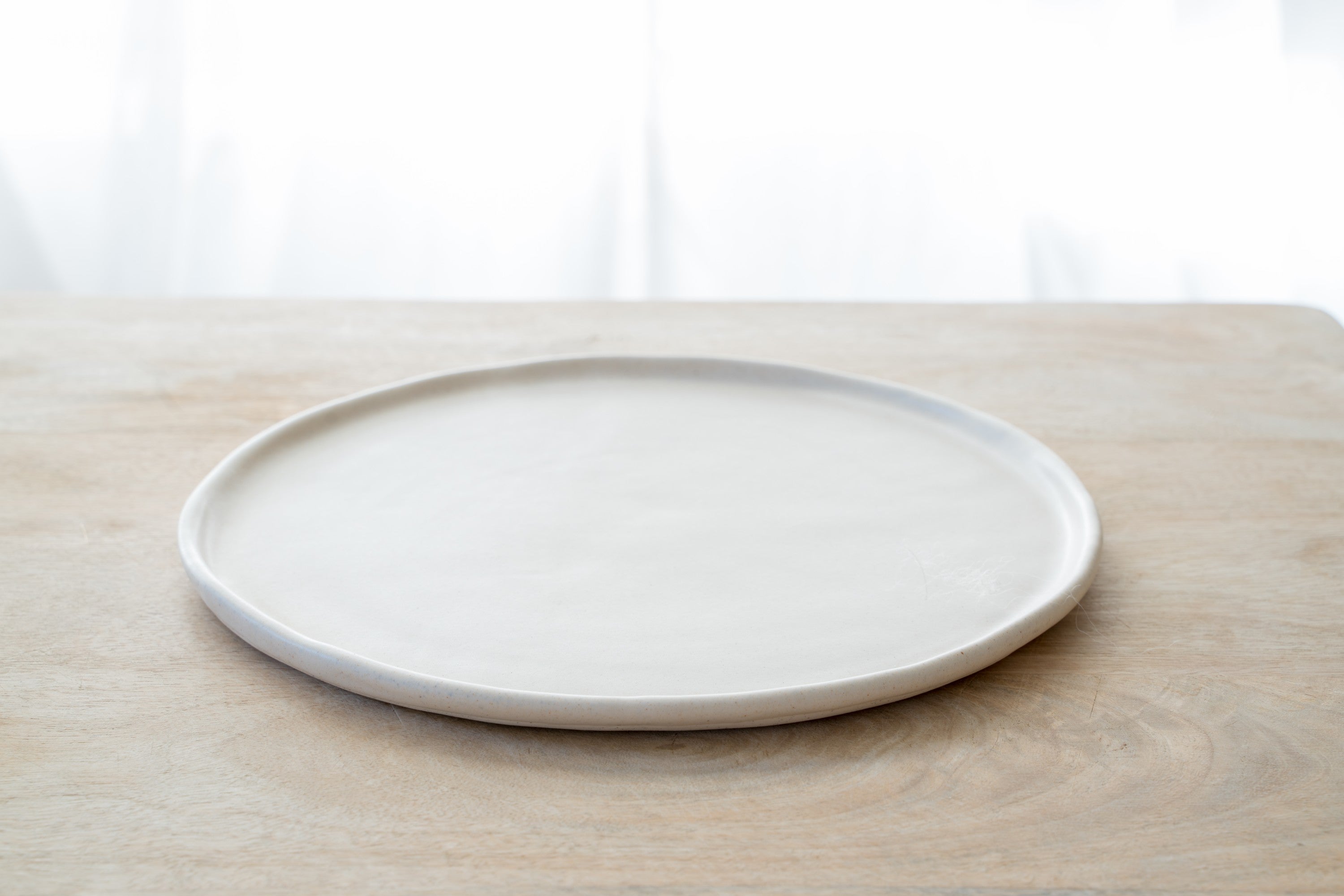 Vanilla cream dinner plate