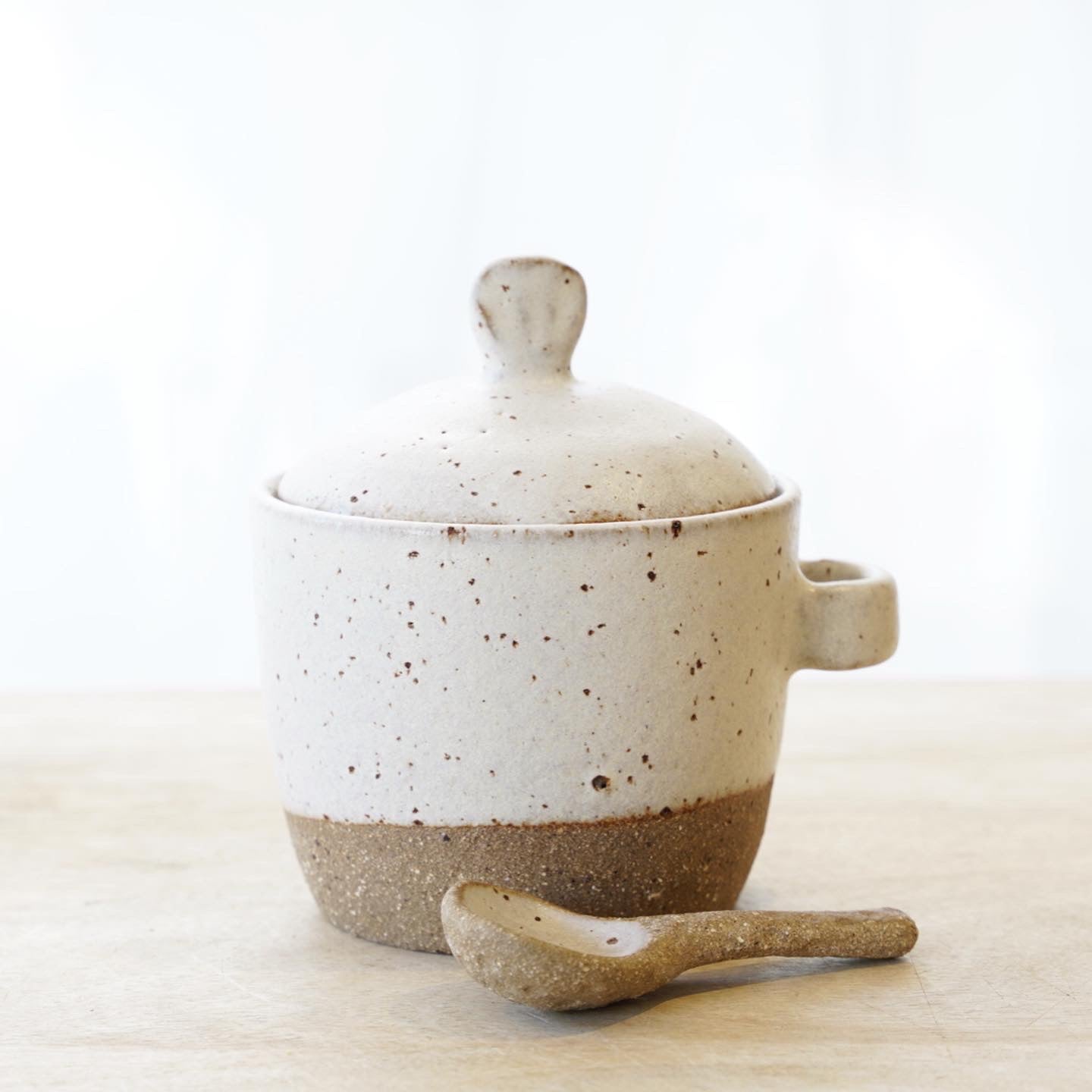 Tea Jar with shell handle